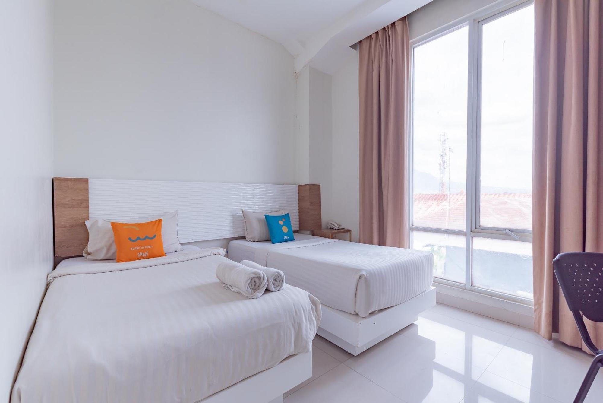 Sans Hotel Diemdi Kiaracondoong Bandung Exterior photo